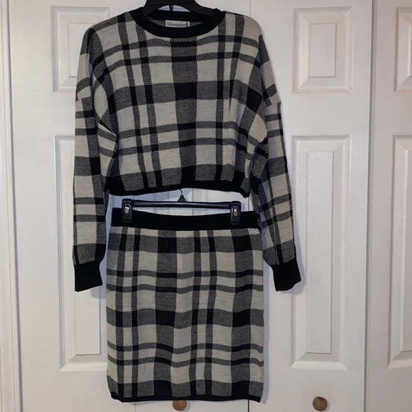NWT Plaid Skirt And Sweater Set Size XL - Picture 1 of 8